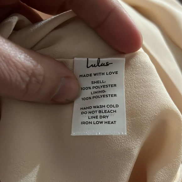 Lulus Cream V-Neck Blouse Top Size Medium - Picture 4 of 7